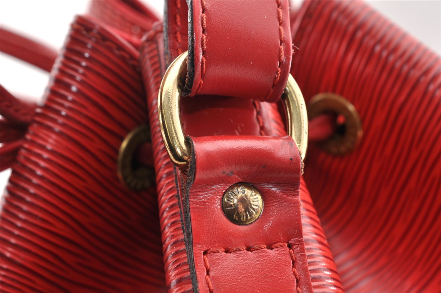 Authentic Louis Vuitton Epi Petit Noe Shoulder Drawstring Bag M44107 Red 6051I