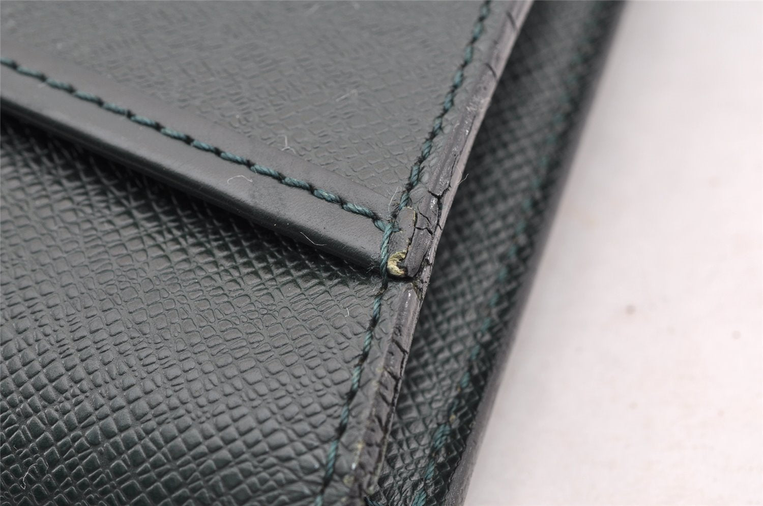 Auth Louis Vuitton Taiga Volga Document case Clutch Bag Green M30204 LV 6053I