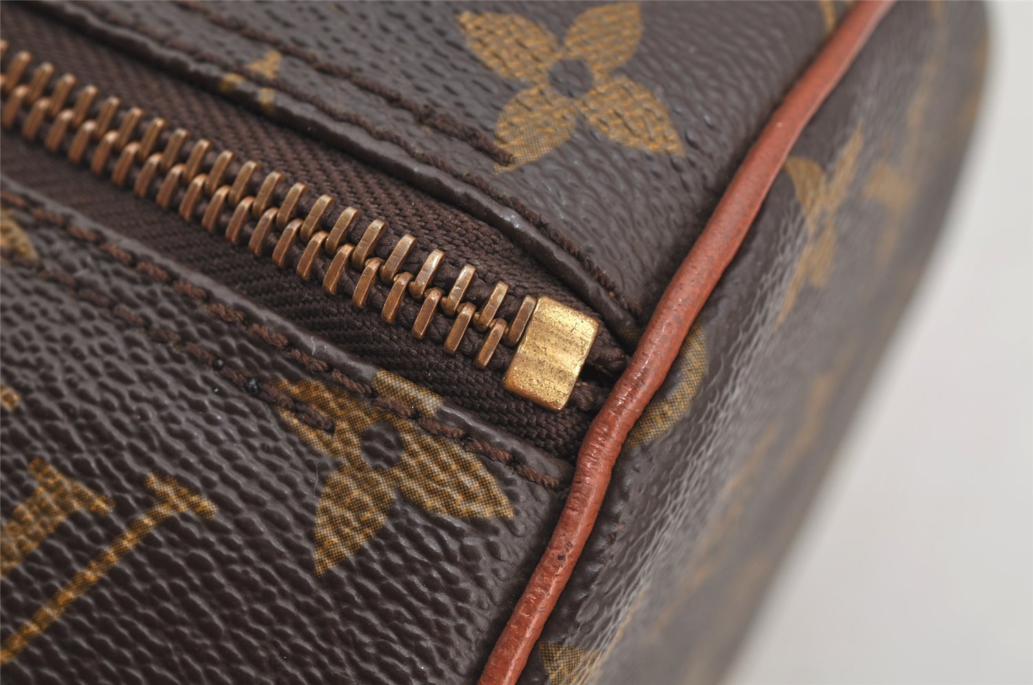 Authentic Louis Vuitton Monogram Papillon 30 Hand Bag Old Model LV 6061I