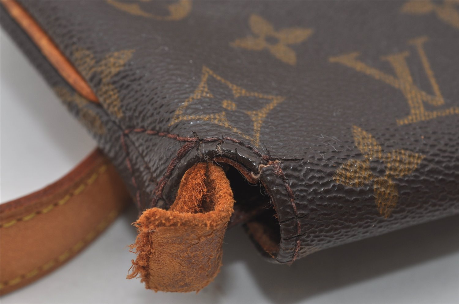 Authentic Louis Vuitton Monogram Musette Shoulder Cross Bag M51256 LV Junk 6064I