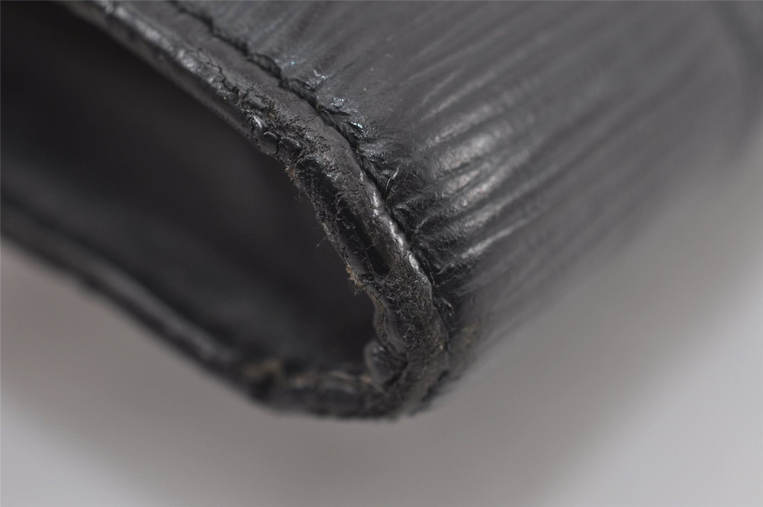 Authentic Louis Vuitton Epi Pochette Accessoires Pouch Black M52952 LV 6091I