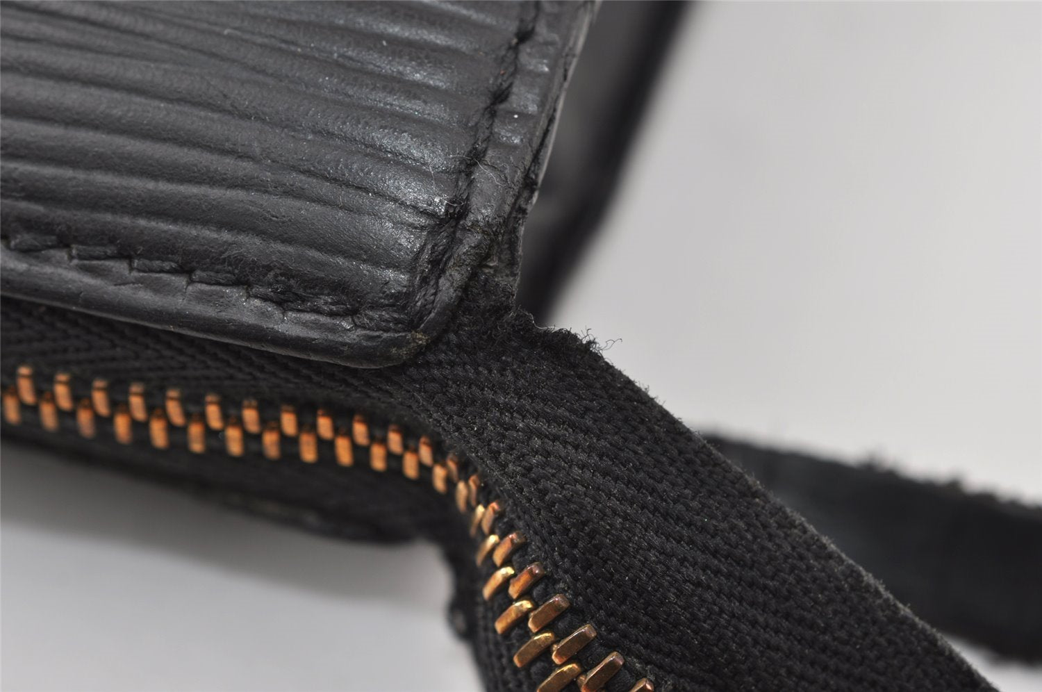 Authentic Louis Vuitton Epi Pochette Accessoires Pouch Black M52952 LV 6091I