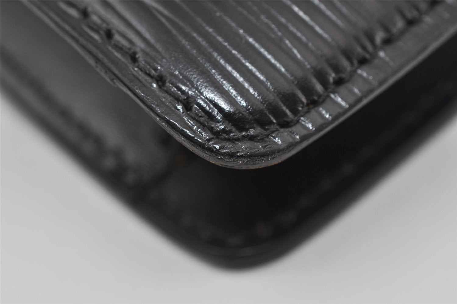 Authentic Louis Vuitton Epi Montaigne 23 Clutch Hand Bag Black M52662 LV 6096I