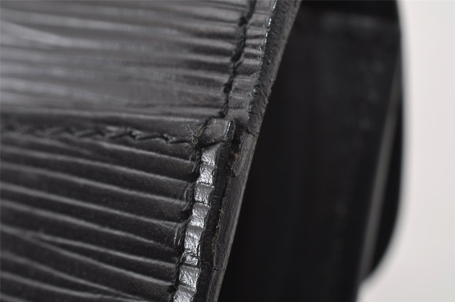 Authentic Louis Vuitton Epi Montaigne 23 Clutch Hand Bag Black M52662 LV 6096I