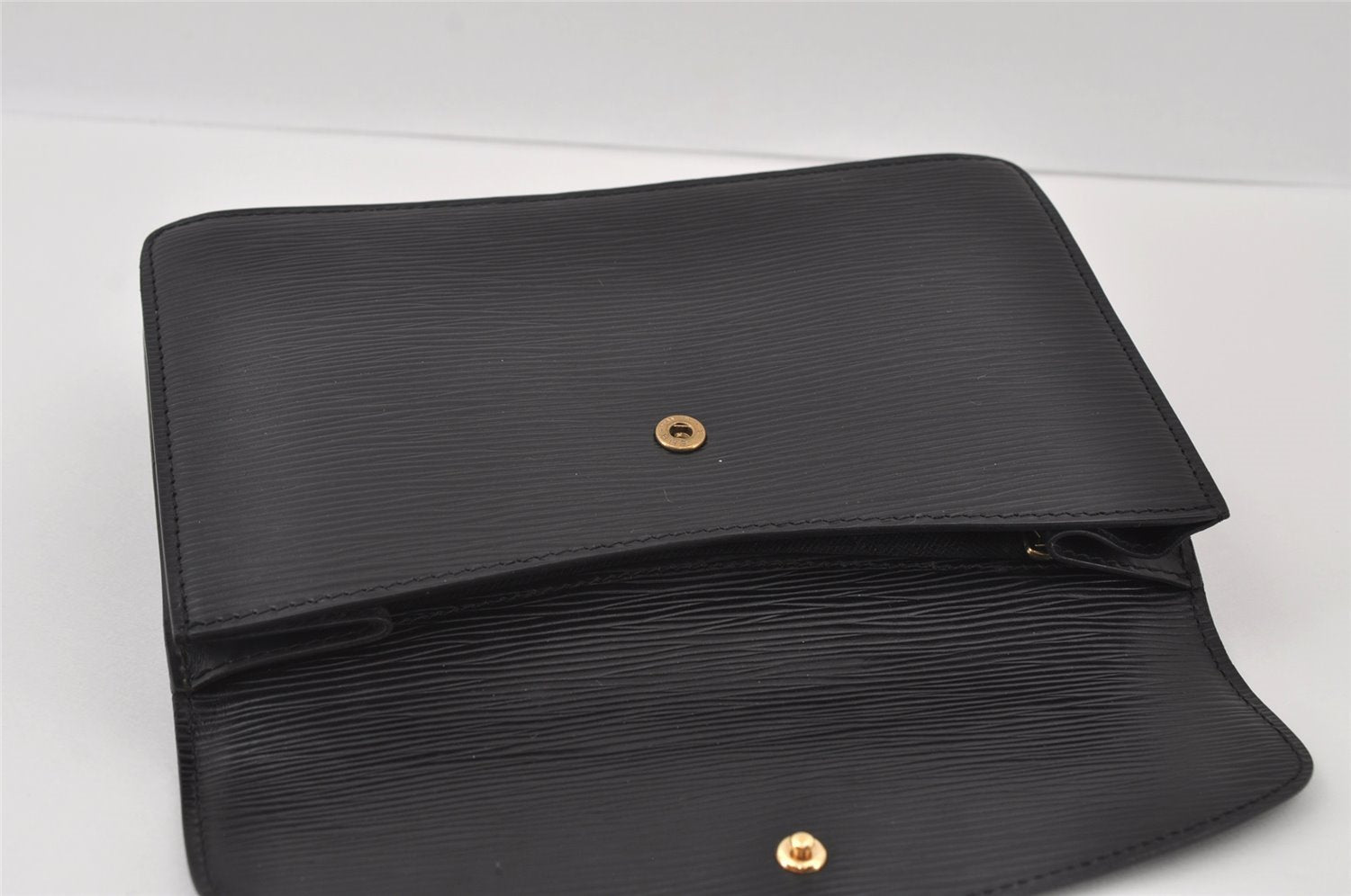Authentic Louis Vuitton Epi Montaigne 23 Clutch Hand Bag Black M52662 LV 6096I