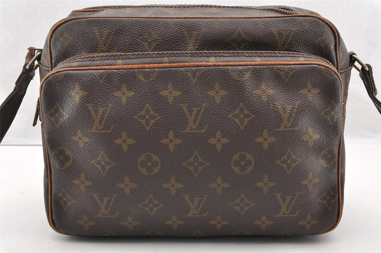 Authentic Louis Vuitton Monogram Nile Shoulder Cross Body Bag Old Model LV 6104I