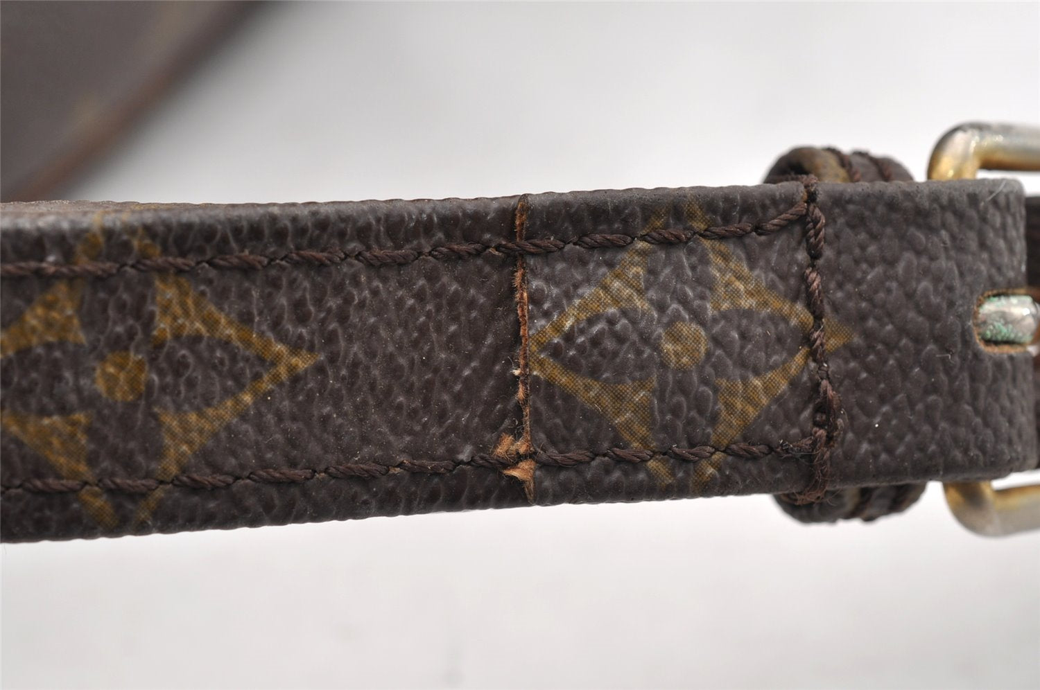 Authentic Louis Vuitton Monogram Nile Shoulder Cross Body Bag Old Model LV 6104I