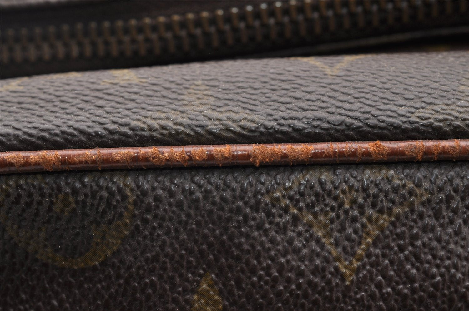 Authentic Louis Vuitton Monogram Nile Shoulder Cross Body Bag Old Model LV 6104I