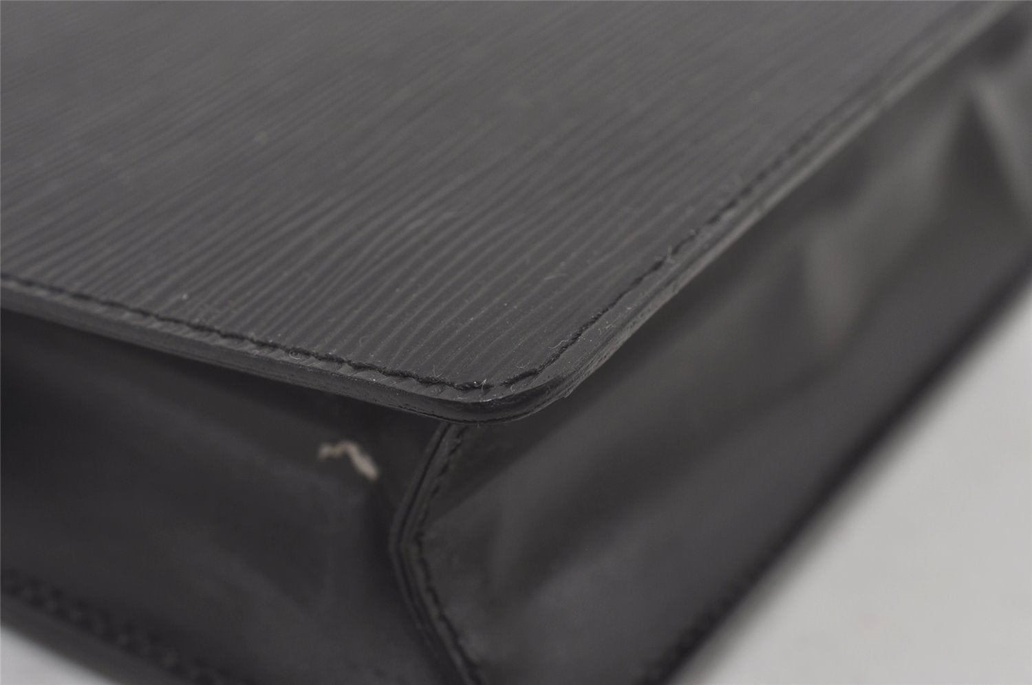 Authentic Louis Vuitton Epi Pochette Homme Clutch Hand Bag Black M52522 LV 6107I