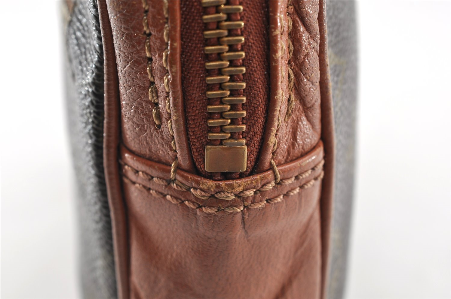 Authentic Louis Vuitton Monogram Pochette Sport Clutch Hand Bag Old Model 6116I