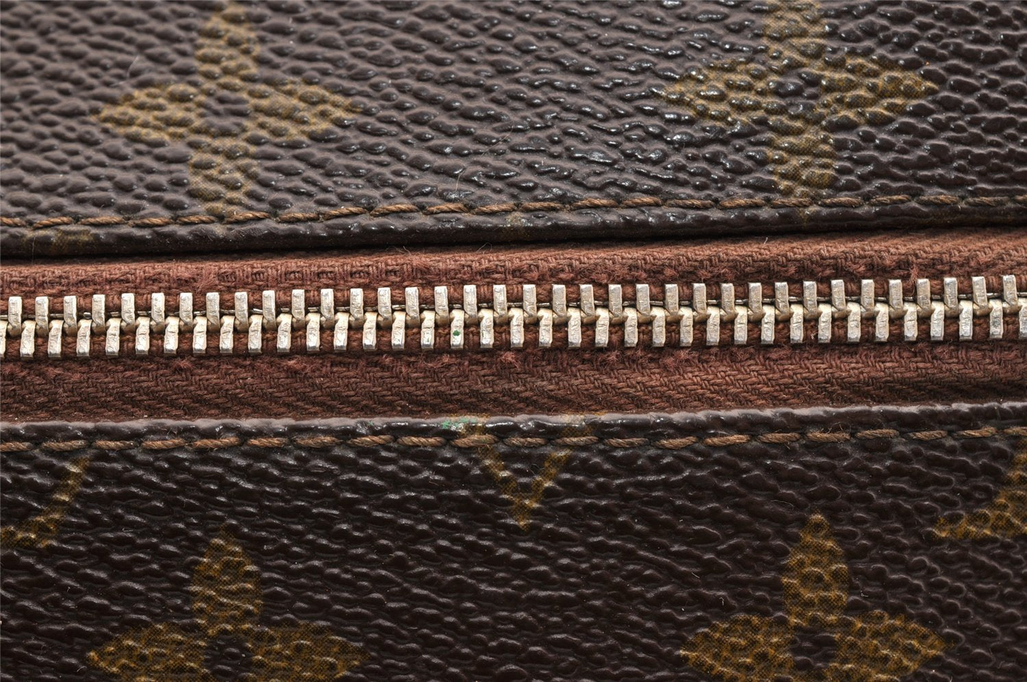 Authentic Louis Vuitton Monogram Pochette Sport Clutch Hand Bag Old Model 6116I