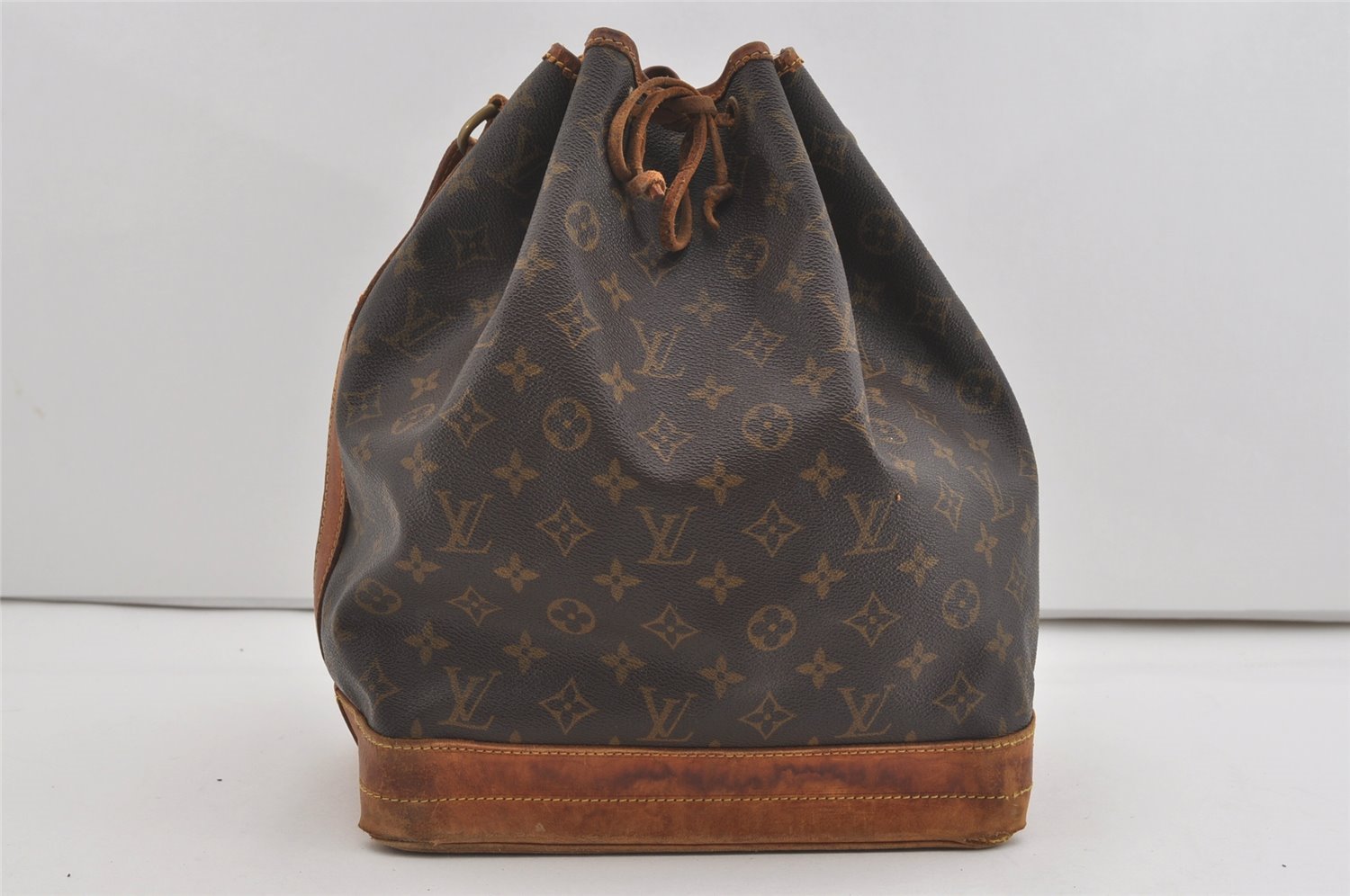 Authentic Louis Vuitton Monogram Noe Shoulder Drawstring Bag M42224 LV 6140I