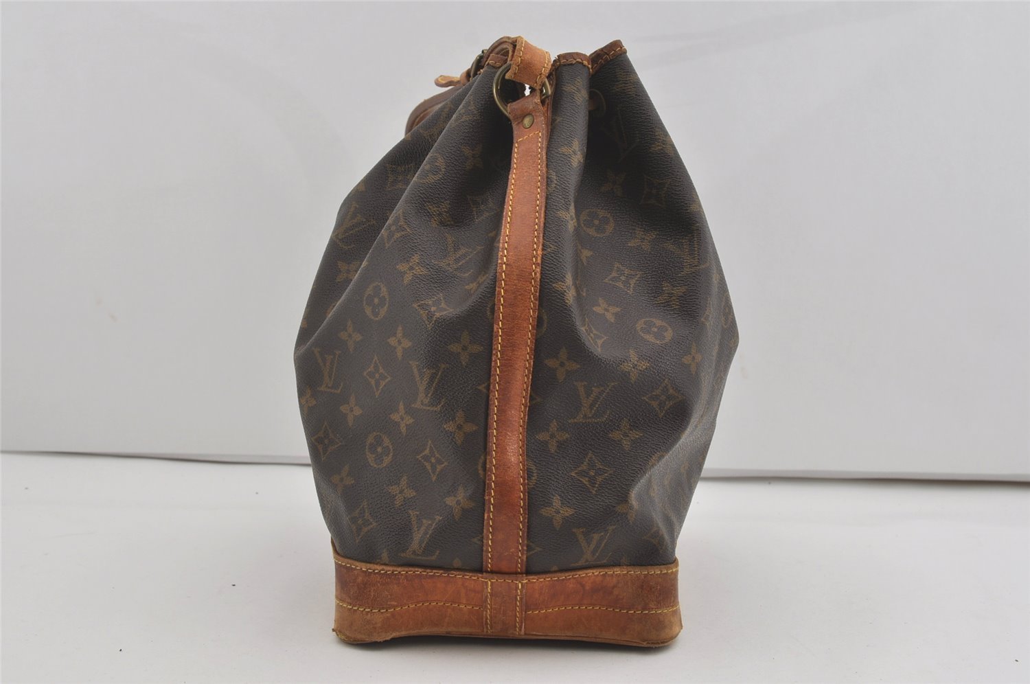 Authentic Louis Vuitton Monogram Noe Shoulder Drawstring Bag M42224 LV 6140I