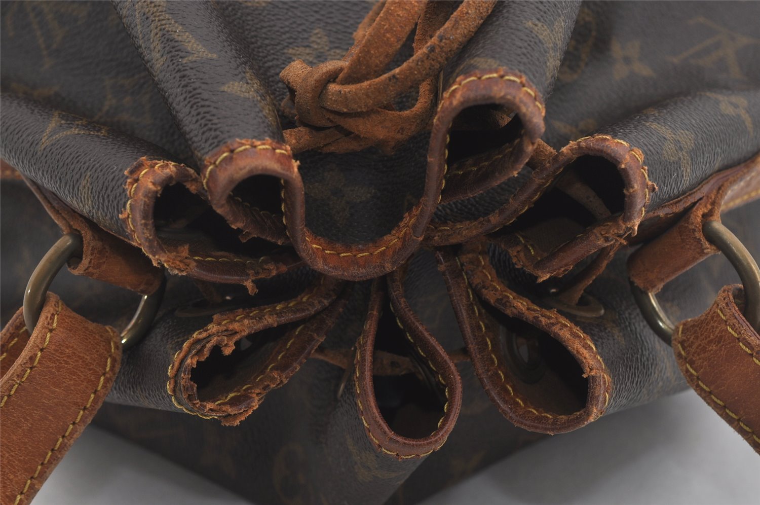 Authentic Louis Vuitton Monogram Noe Shoulder Drawstring Bag M42224 LV 6140I