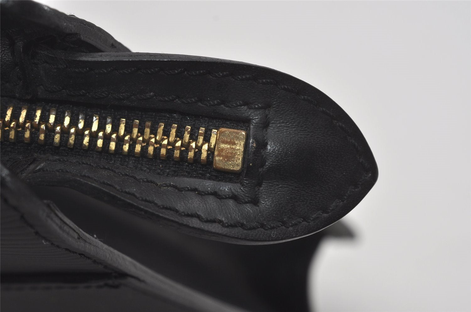 Authentic Louis Vuitton Epi Pochette Homme Clutch Hand Bag Black M52522 LV 6146I