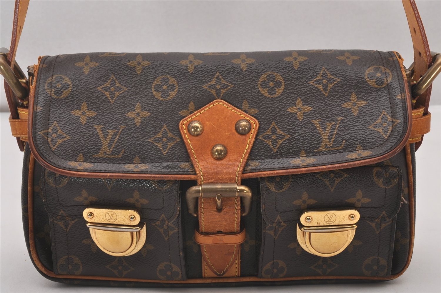 Authentic Louis Vuitton Monogram Hudson PM Shoulder Bag Purse M40027 LV 6159I