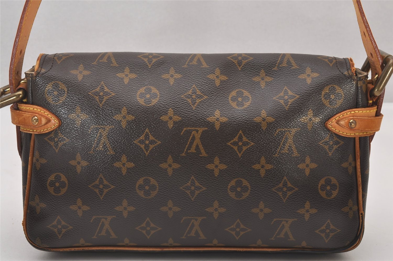 Authentic Louis Vuitton Monogram Hudson PM Shoulder Bag Purse M40027 LV 6159I