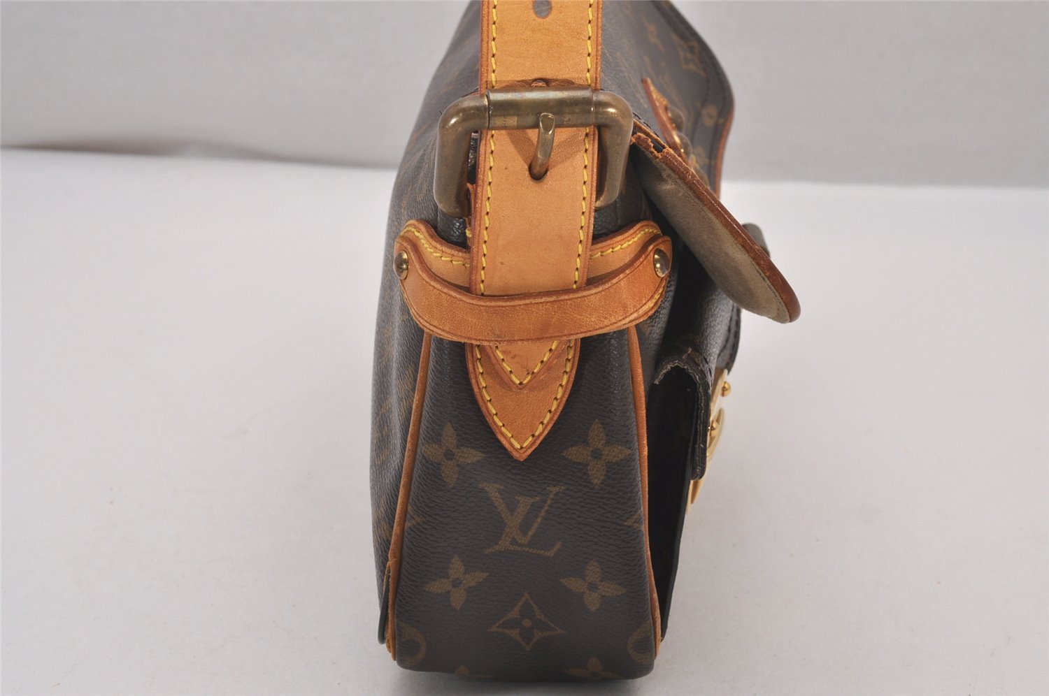 Authentic Louis Vuitton Monogram Hudson PM Shoulder Bag Purse M40027 LV 6159I