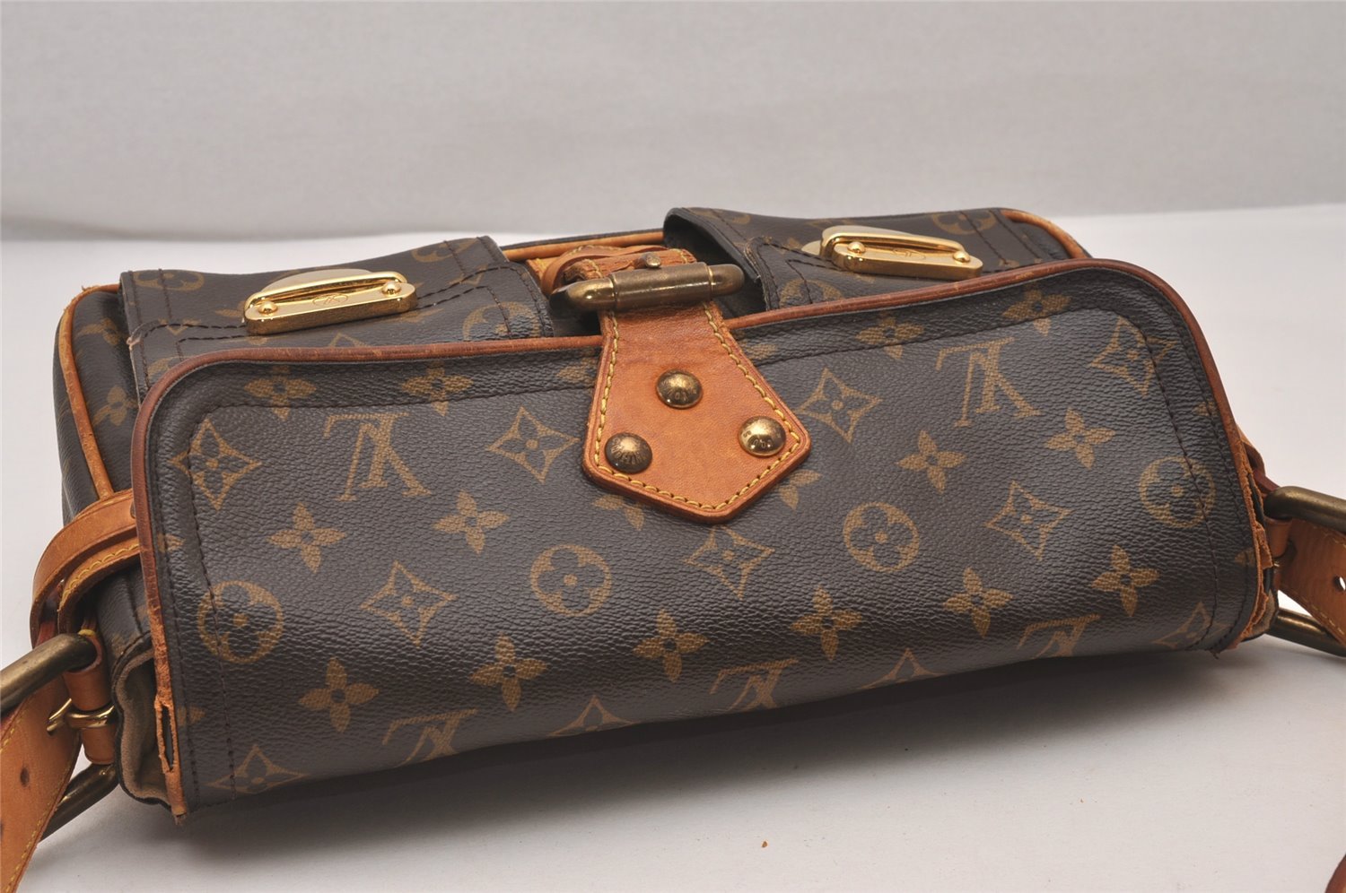 Authentic Louis Vuitton Monogram Hudson PM Shoulder Bag Purse M40027 LV 6159I