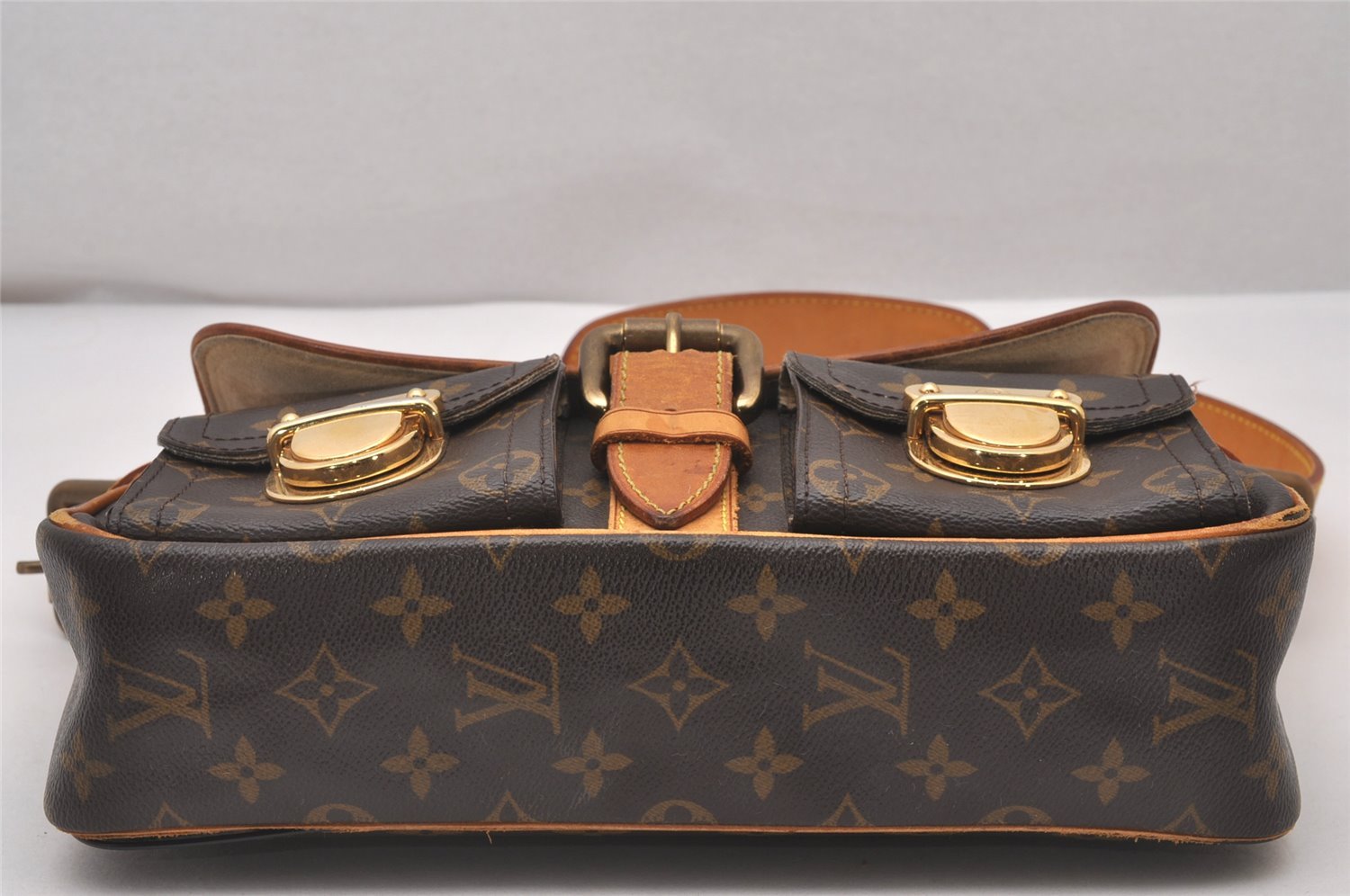 Authentic Louis Vuitton Monogram Hudson PM Shoulder Bag Purse M40027 LV 6159I