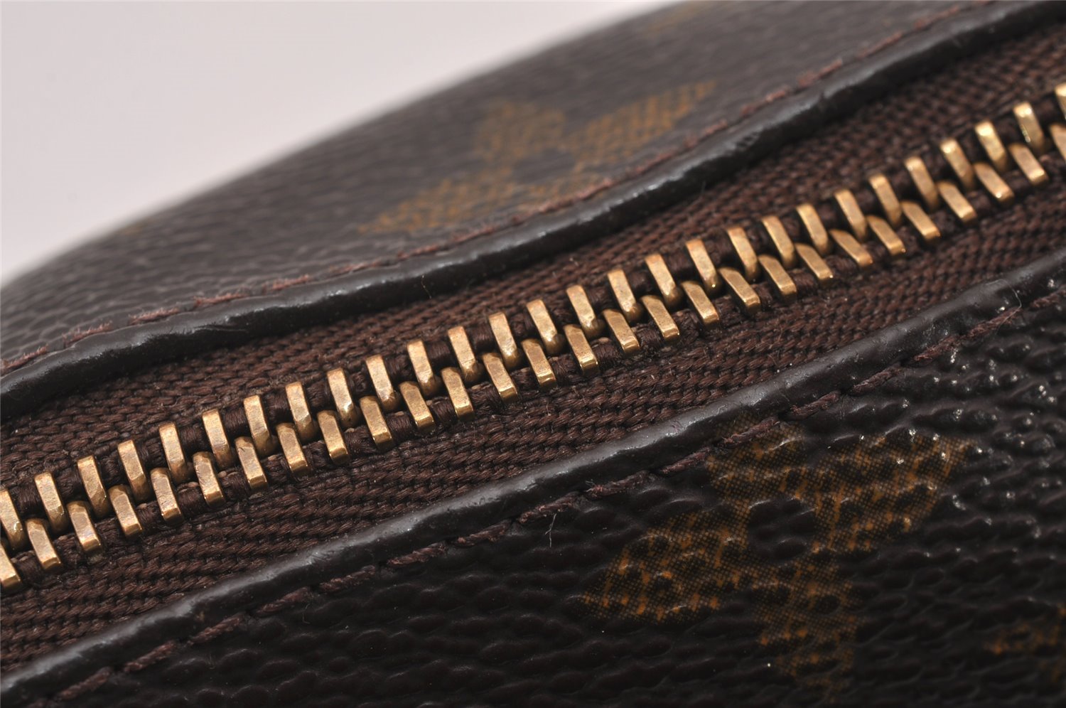 Authentic Louis Vuitton Monogram Pochette Accessoires Shoulder Cross Pouch 6160I