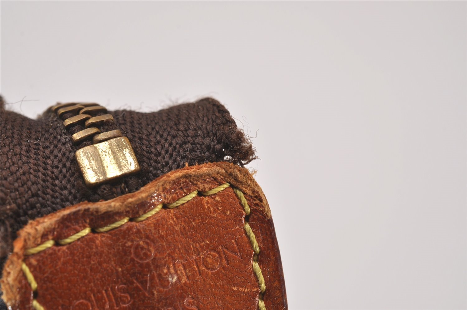 Authentic Louis Vuitton Monogram Pochette Accessoires Shoulder Cross Pouch 6160I