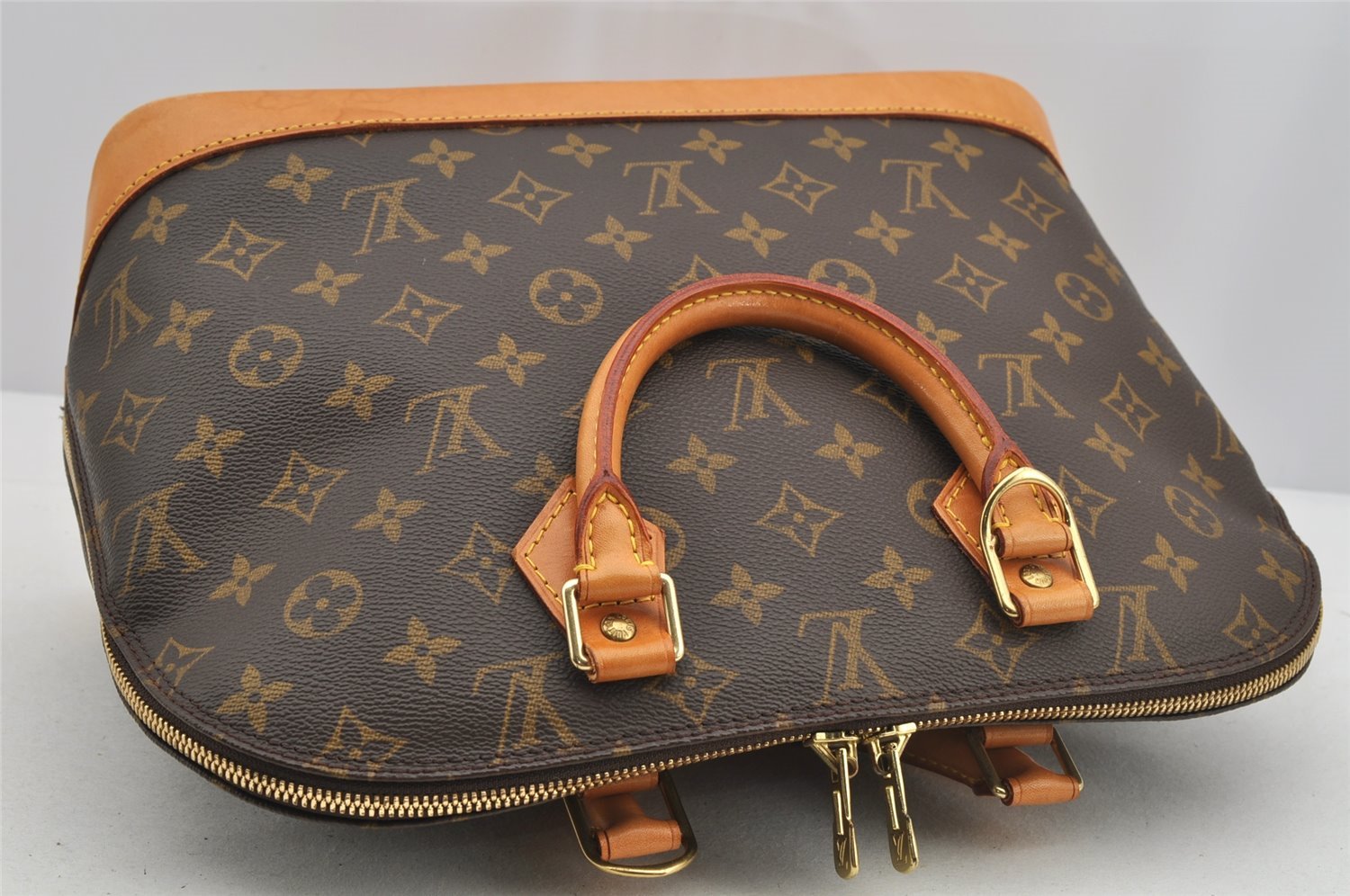 Authentic Louis Vuitton Monogram Alma Hand Bag Purse M51130 LV 6174I