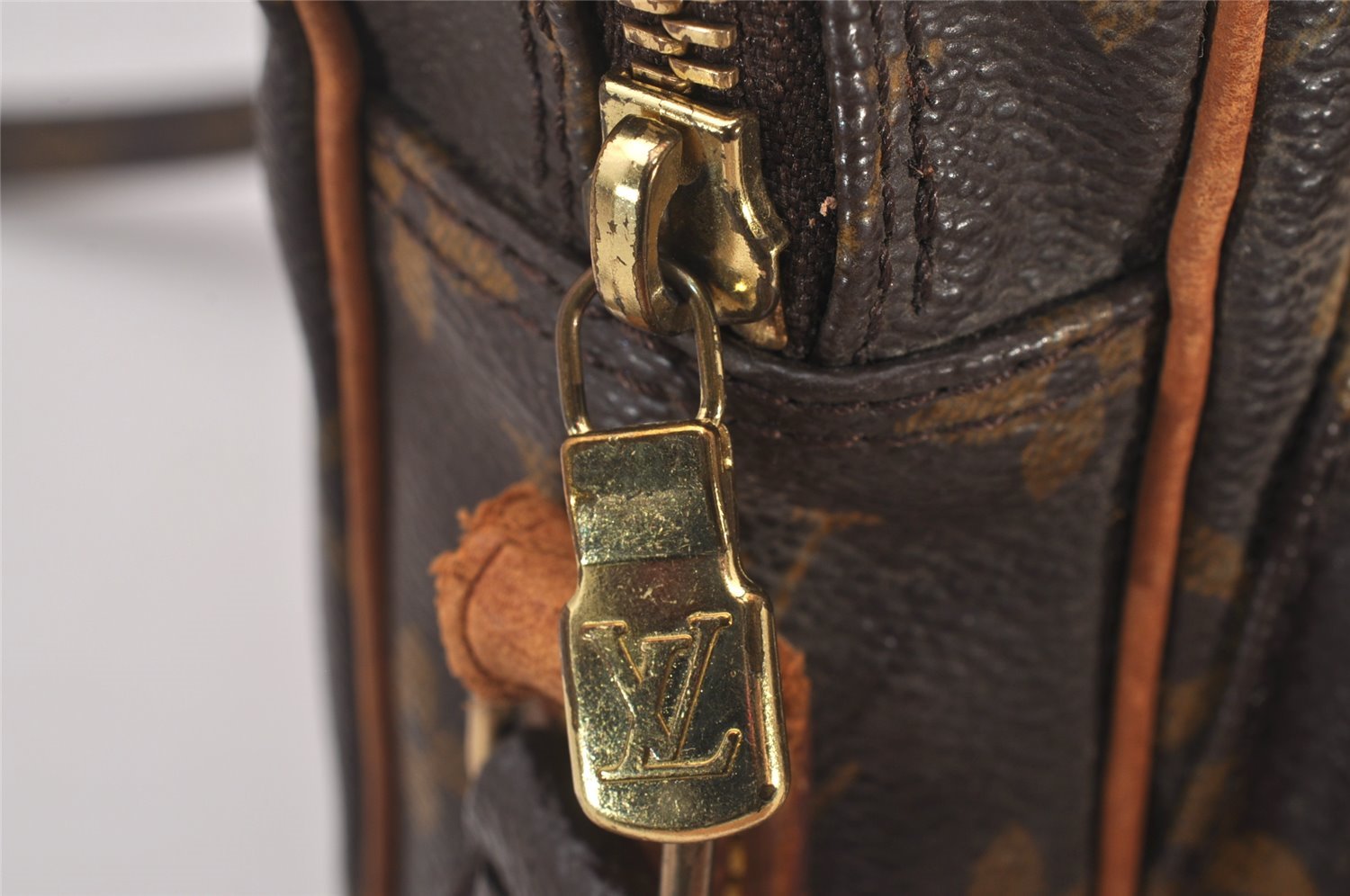 Authentic Louis Vuitton Monogram Amazone Shoulder Cross Body Bag M45236 LV 6178I