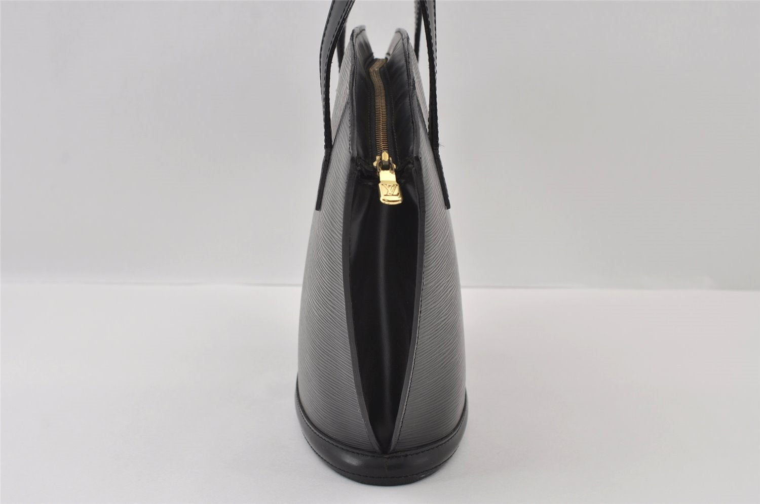 Authentic Louis Vuitton Epi Saint Jacques Hand Bag Black M52272 LV 6182I