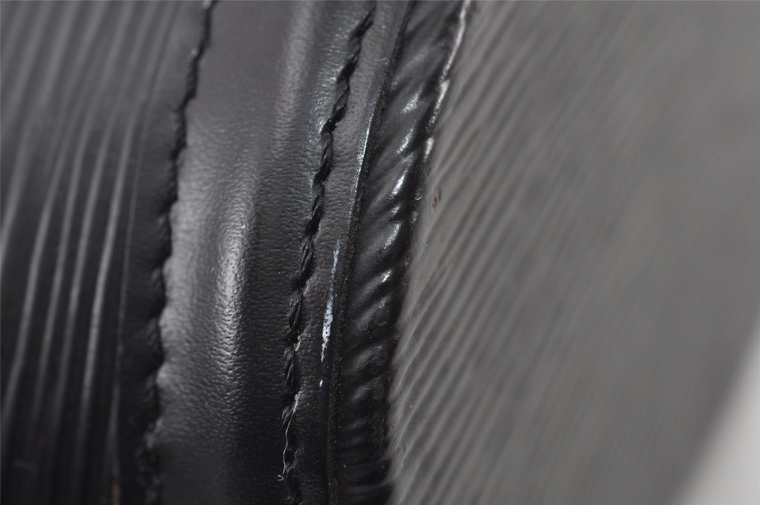 Authentic Louis Vuitton Epi Saint Jacques Hand Bag Black M52272 LV 6182I