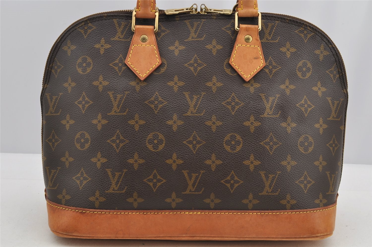 Authentic Louis Vuitton Monogram Alma Hand Bag Purse M51130 LV 6186I