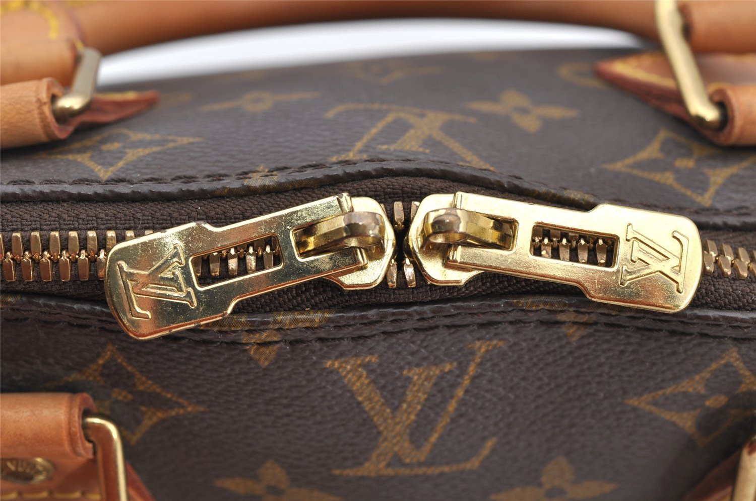 Authentic Louis Vuitton Monogram Alma Hand Bag Purse M51130 LV 6186I