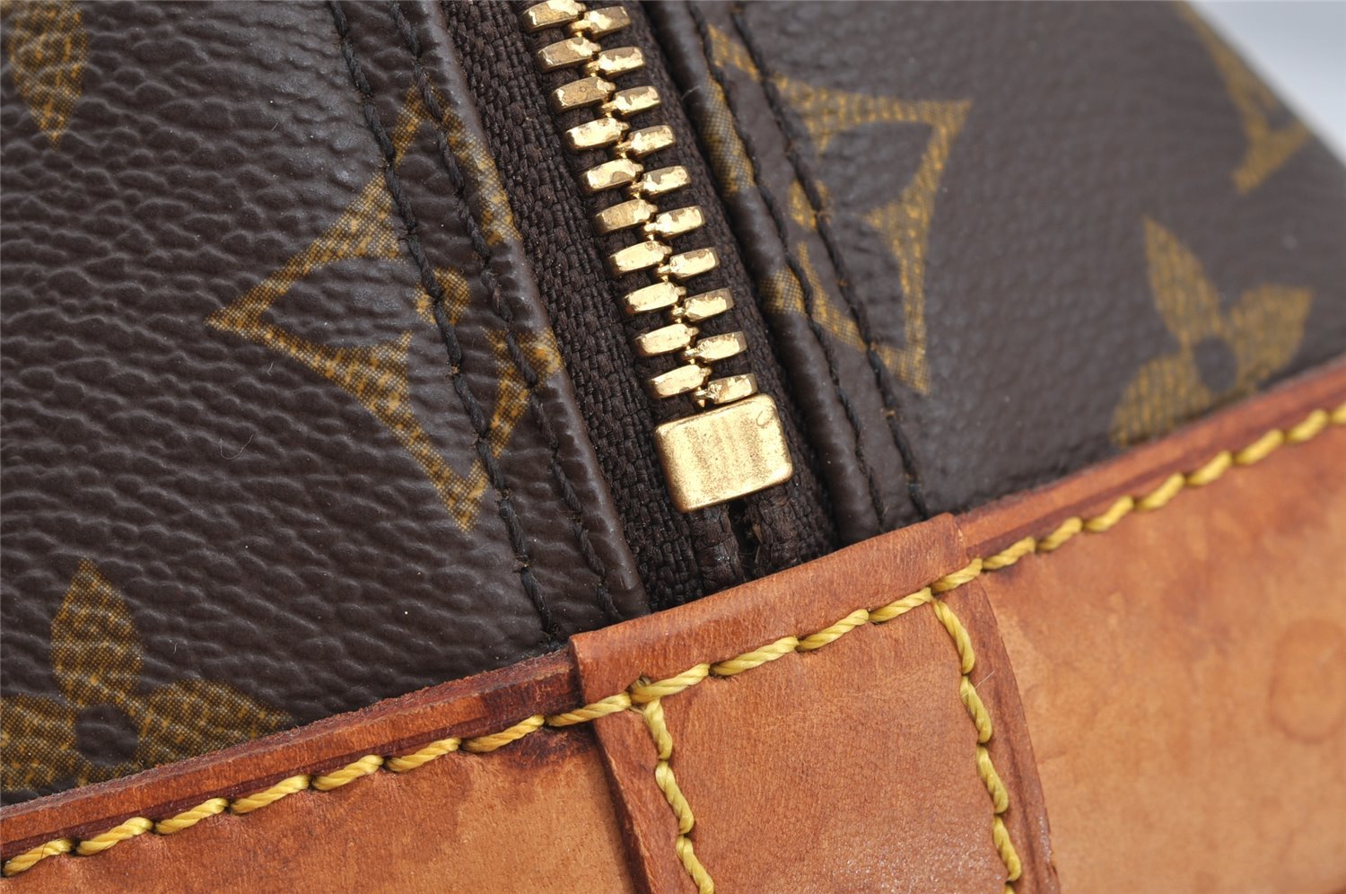 Authentic Louis Vuitton Monogram Alma Hand Bag Purse M51130 LV 6186I