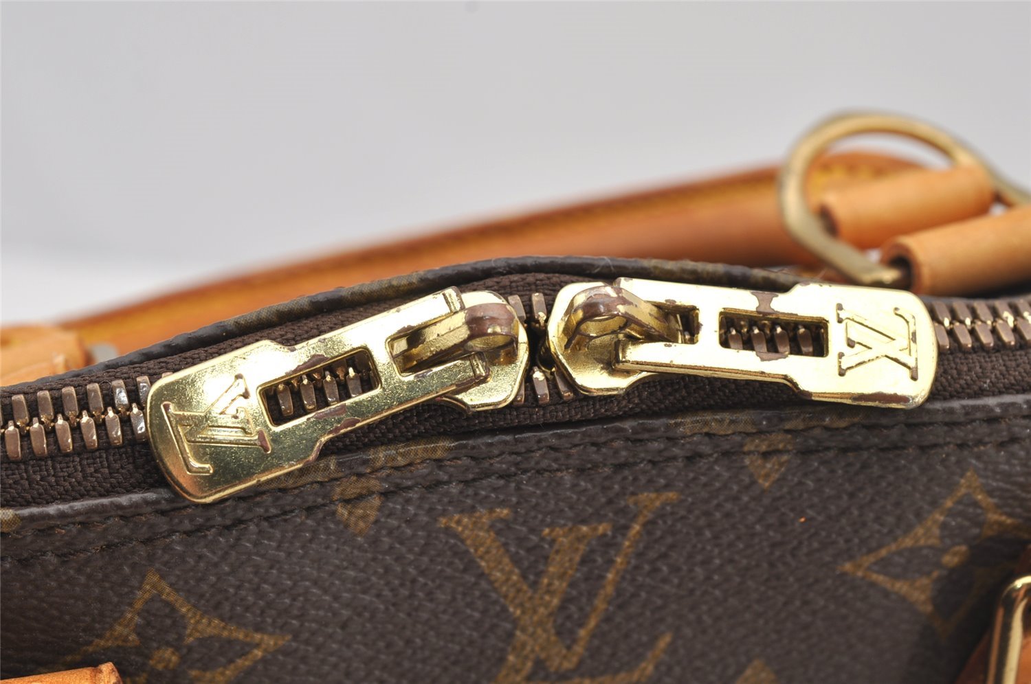 Authentic Louis Vuitton Monogram Alma Hand Bag Purse M51130 LV 6190I