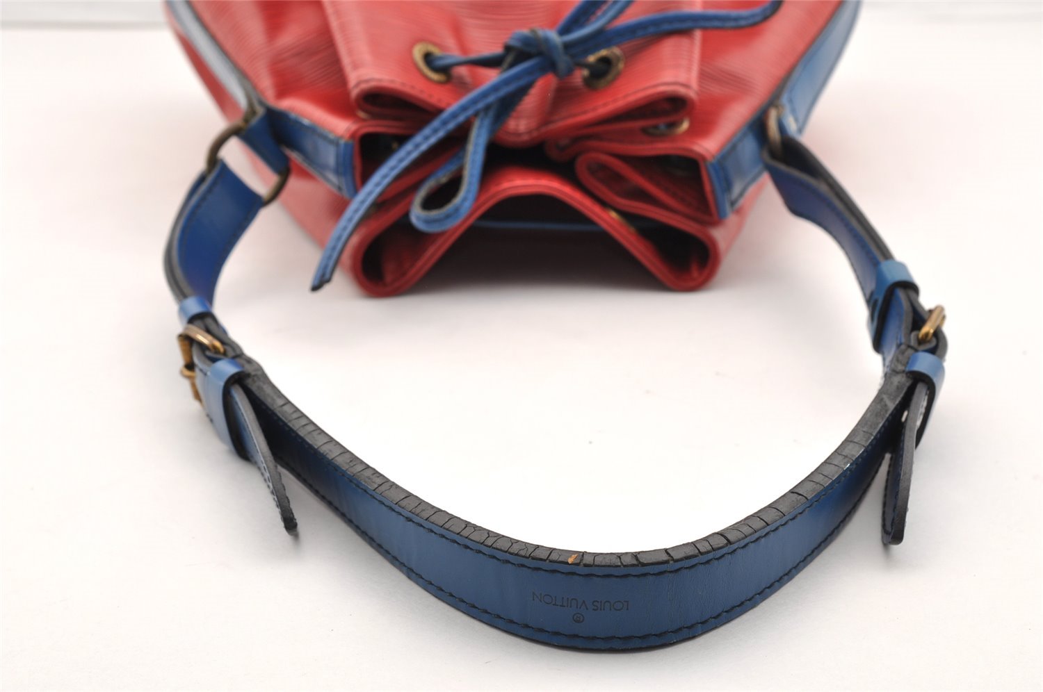 Authentic Louis Vuitton Epi Noe Bi-color Red x Blue M44084 Drawstring Bag 6192I