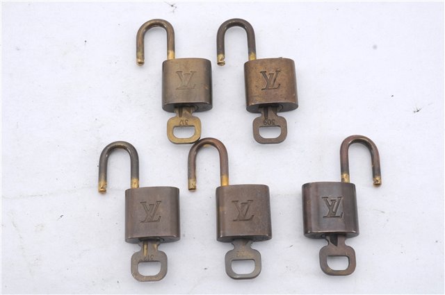 Authentic Louis Vuitton Padlock & Keys 10Set LV 6204D