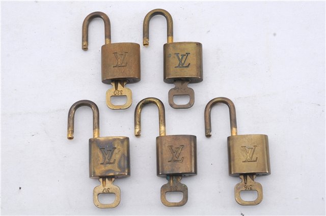 Authentic Louis Vuitton Padlock & Keys 10Set LV 6205D