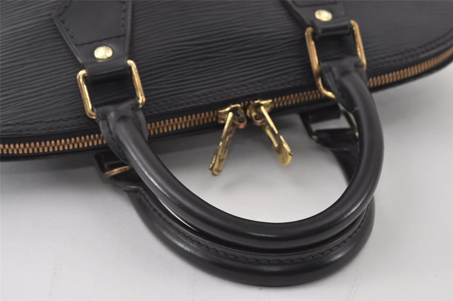 Authentic Louis Vuitton Epi Alma PM Hand Bag Black M40302 LV 6220I