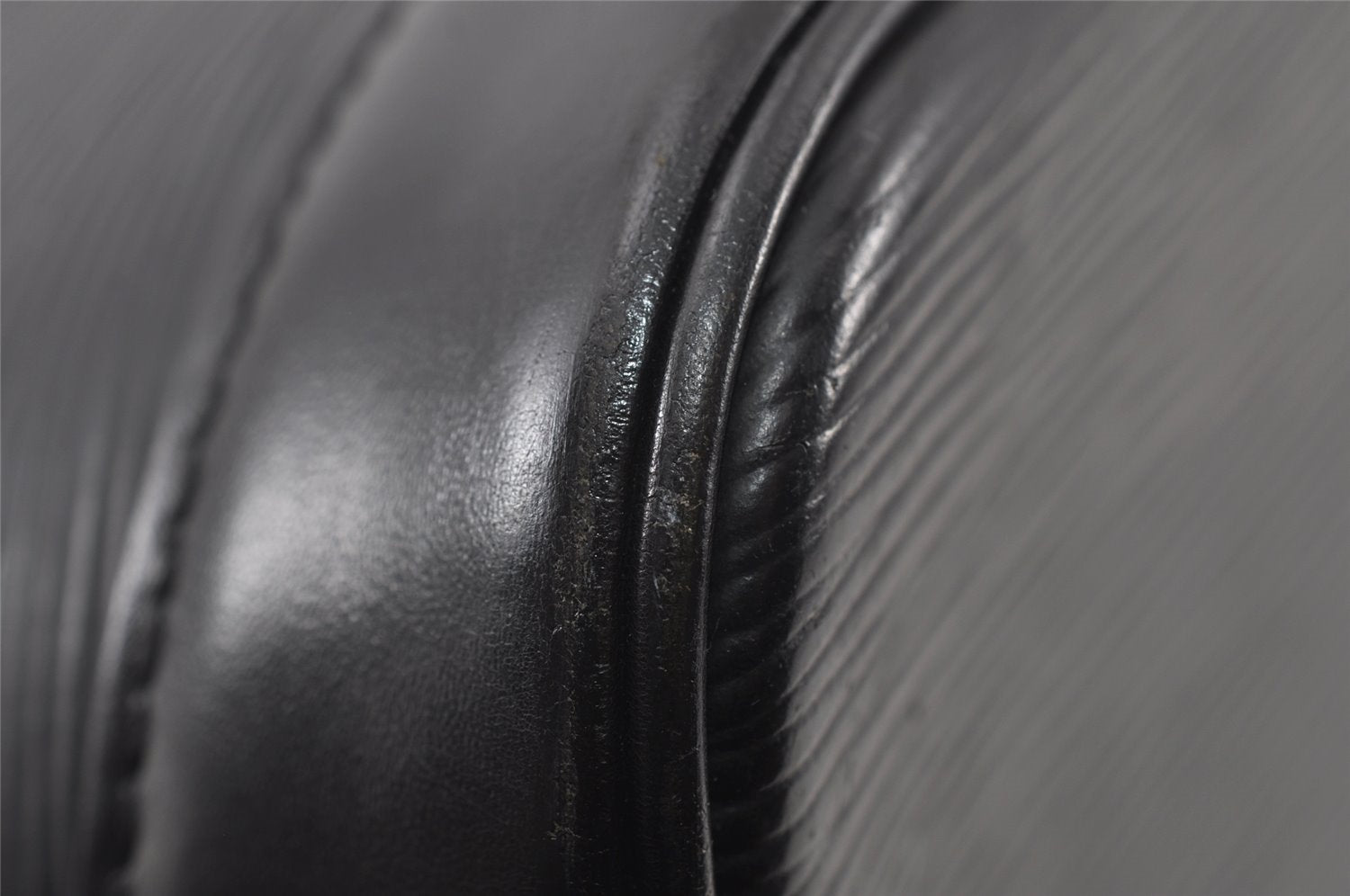 Authentic Louis Vuitton Epi Alma PM Hand Bag Black M40302 LV 6220I