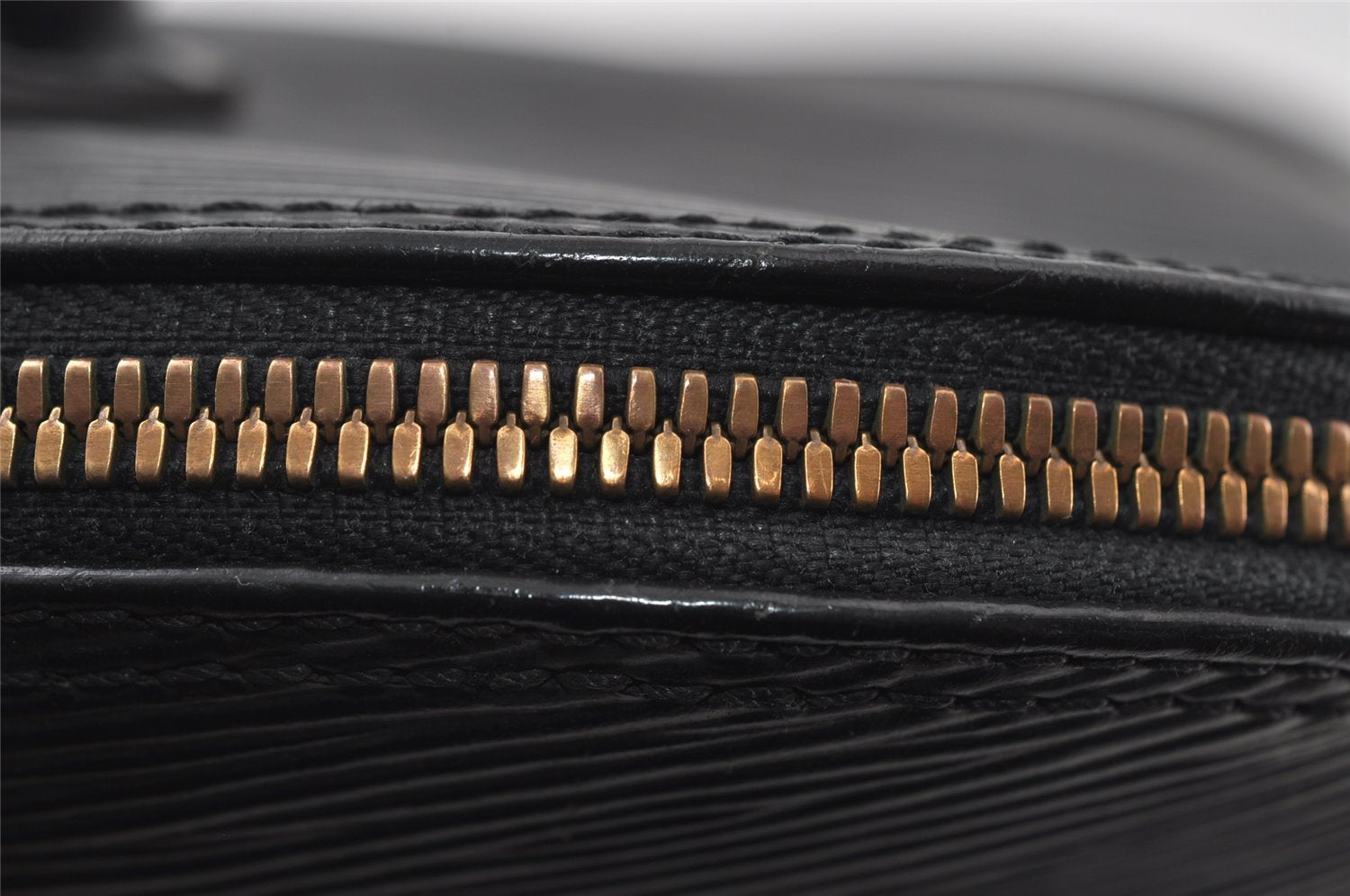 Authentic Louis Vuitton Epi Alma PM Hand Bag Black M40302 LV 6220I