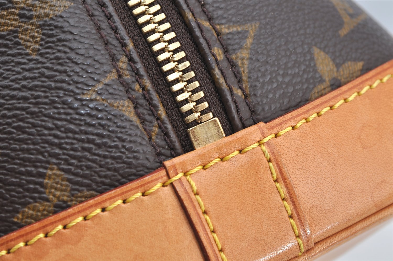 Authentic Louis Vuitton Monogram Alma Hand Bag Purse M51130 LV 6221I