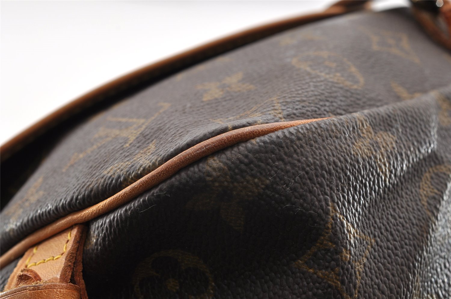 Authentic Louis Vuitton Monogram Saumur 30 Shoulder Cross Bag M42256 LV 6228I