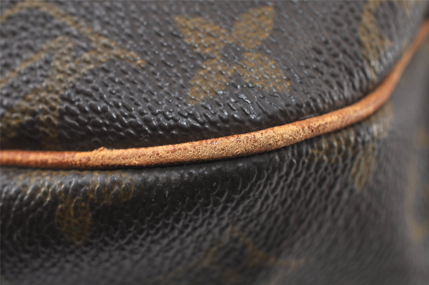 Authentic Louis Vuitton Monogram Saumur 43 Shoulder Cross Bag M42252 LV 6236I