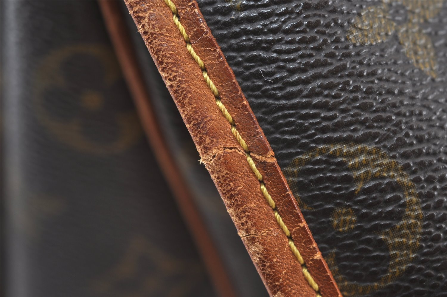 Authentic Louis Vuitton Monogram Saumur 43 Shoulder Cross Bag M42252 LV 6236I