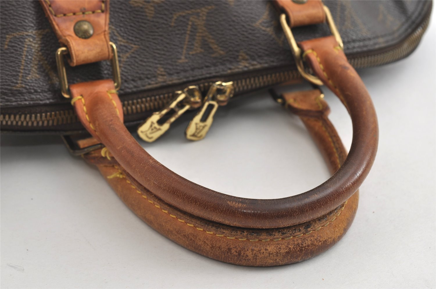 Authentic Louis Vuitton Monogram Alma Hand Bag Purse M51130 LV 6259I