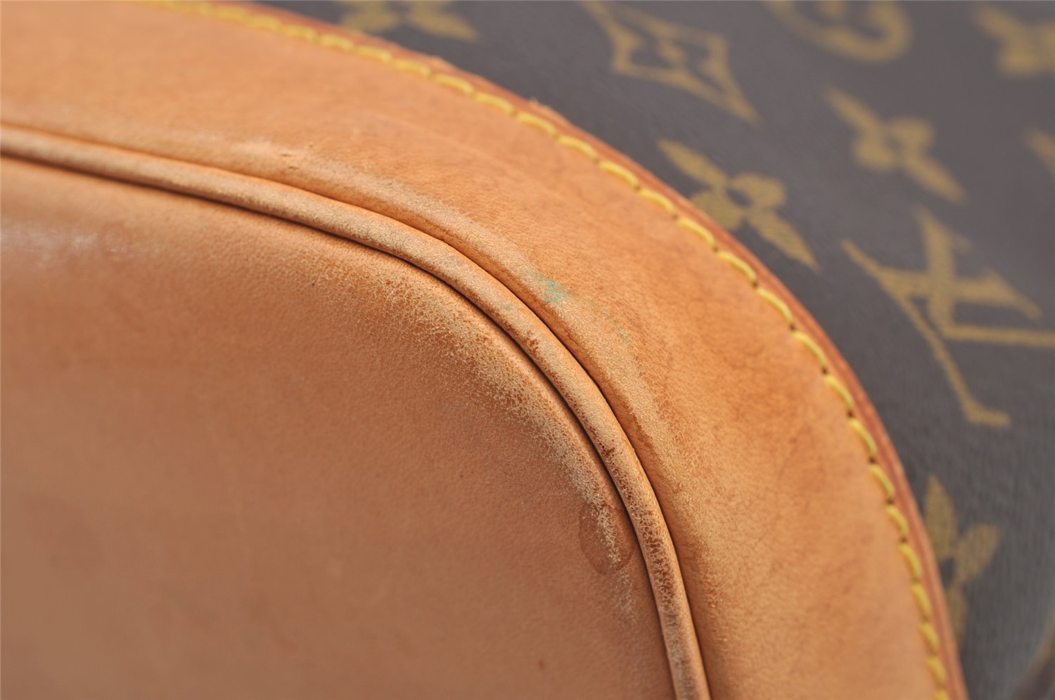 Authentic Louis Vuitton Monogram Alma Hand Bag Purse M51130 LV 6281I