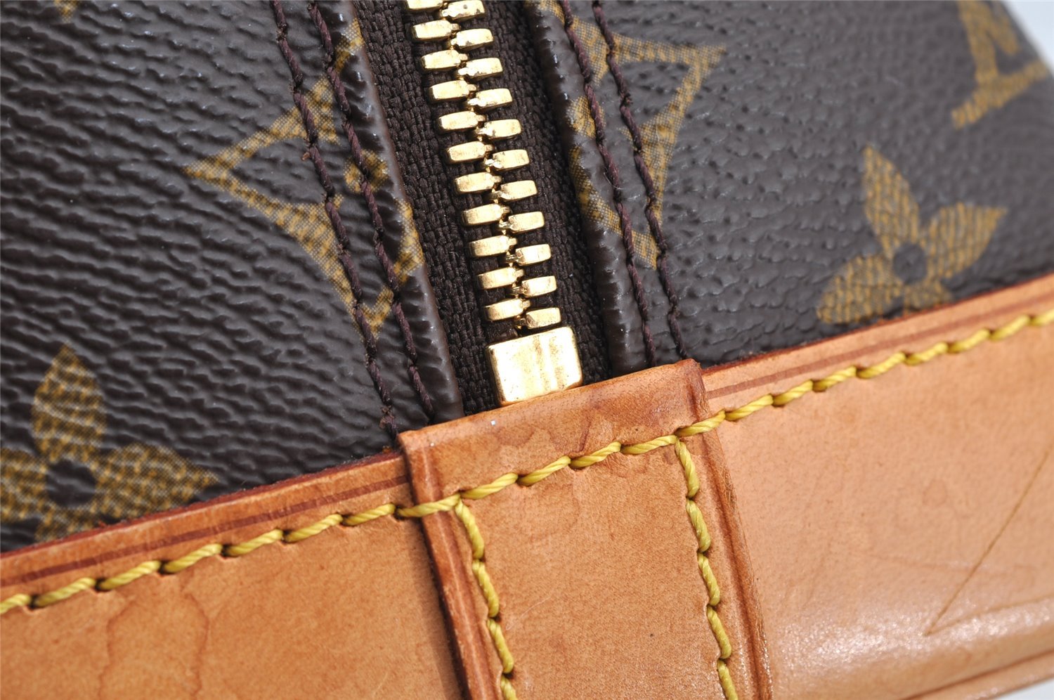 Authentic Louis Vuitton Monogram Alma Hand Bag Purse M51130 LV 6281I