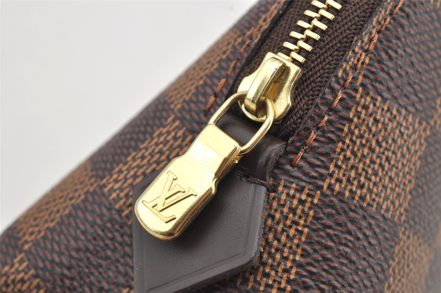 Authentic Louis Vuitton Damier Pochette Cosmetic PM Pouch N47516 LV 6284I