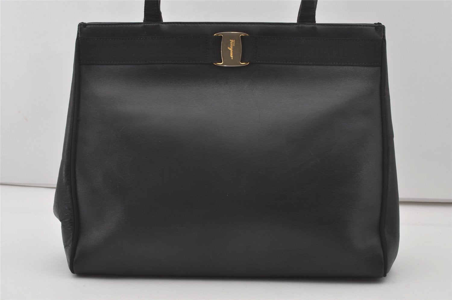 Authentic Salvatore Ferragamo Vara Leather Shoulder Tote Bag Black SF 6298I