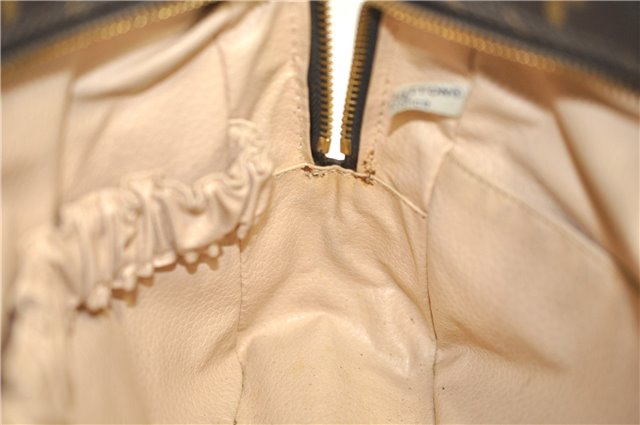 Auth LOUIS VUITTON Monogram Trousse Toilette 28 Clutch Hand Bag M47522 LV 6310C